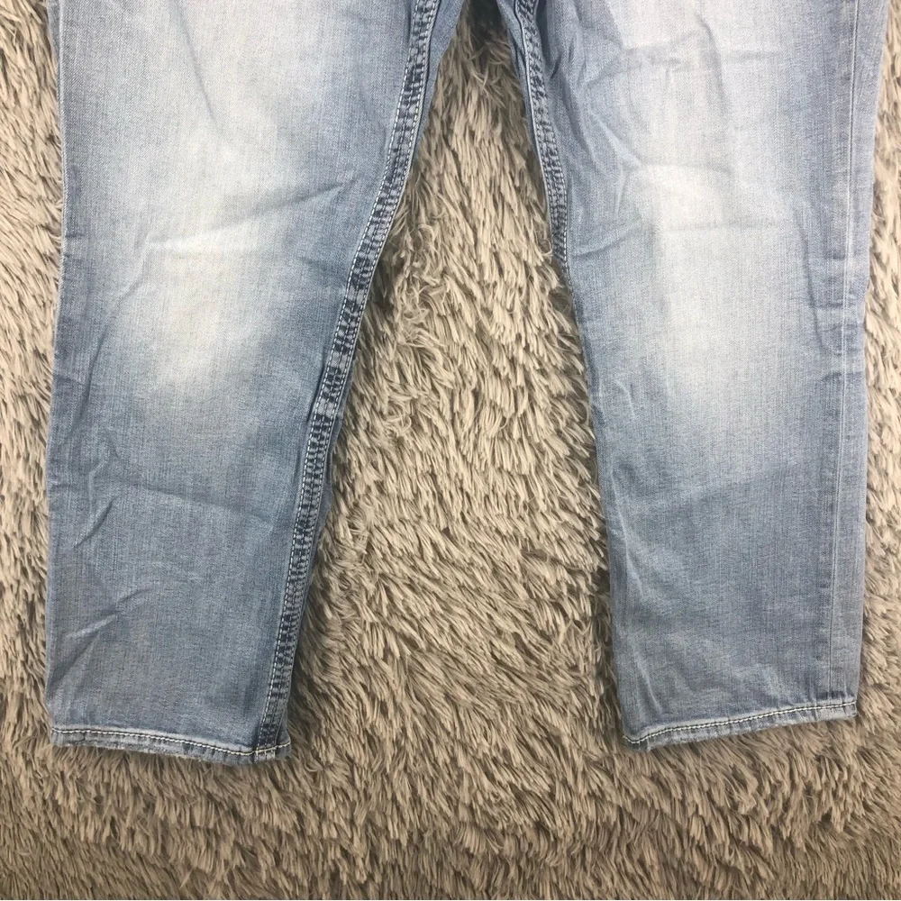 BKE Buckle Jeans Mens Size 34 Tyler Straight Blue Jeans Whiskered